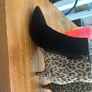 Women’s Isaac mizrahi heeled boot leopard 6.5